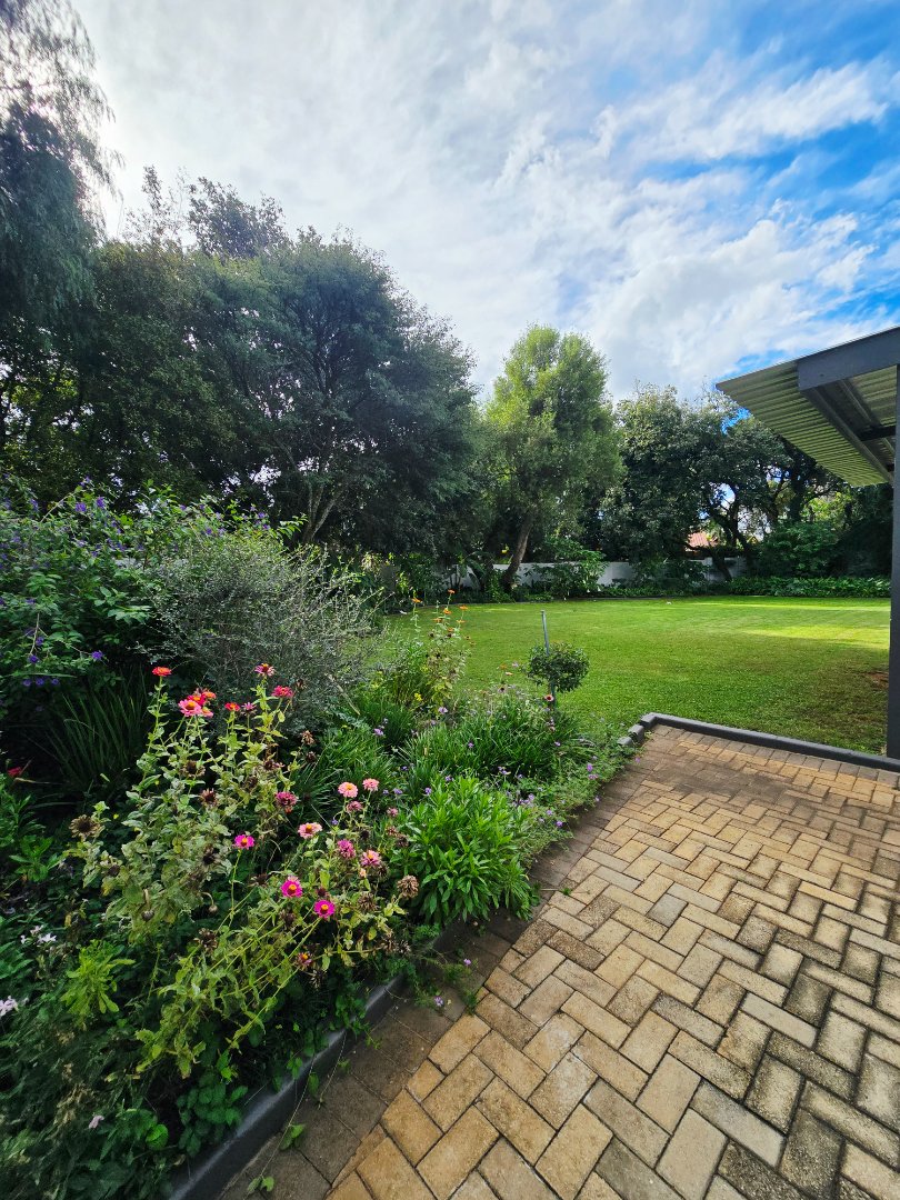 6 Bedroom Property for Sale in Wilkoppies North West